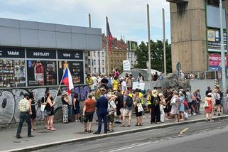 Další demonstrace na podporu médií: Milion chvilek chce konec Klempíře ve funkci ministra - Novinky